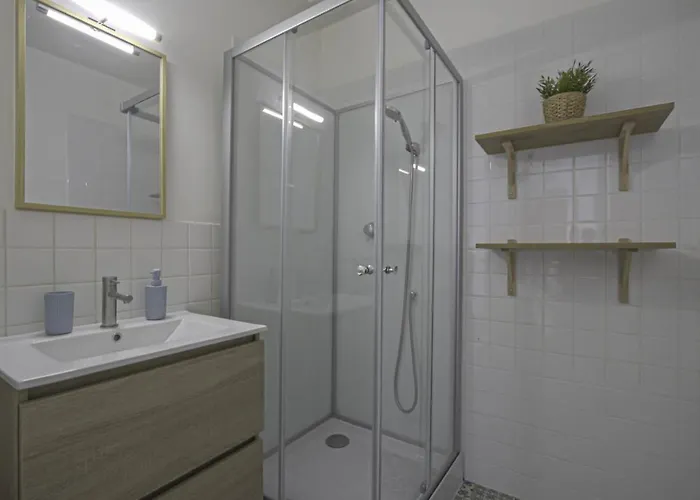 Overlord Hq 펜션 이지니쉬르메르